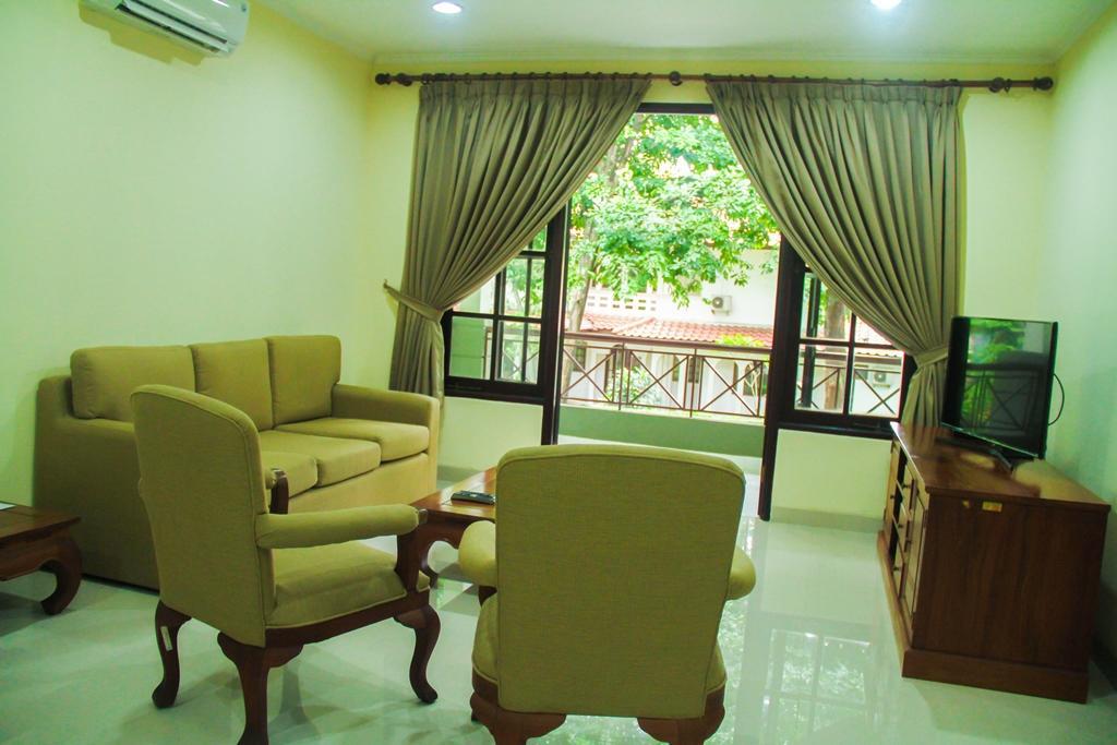 Aparthotel Country Woods Jakarta Cilandak  Exterior foto