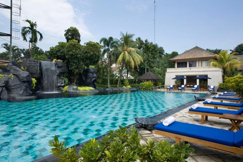 Aparthotel Country Woods Jakarta Cilandak  Exterior foto